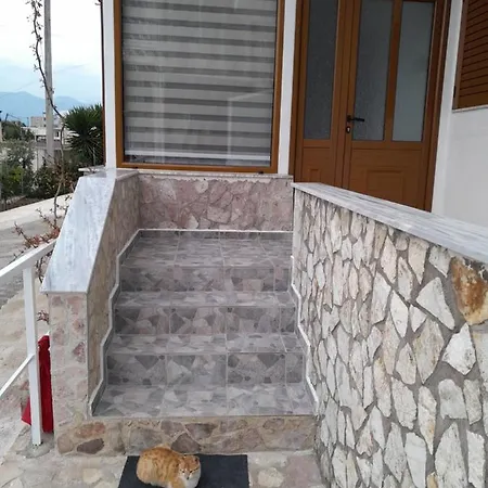 Сasa de vacaciones Luxury Dennis Sarandë
