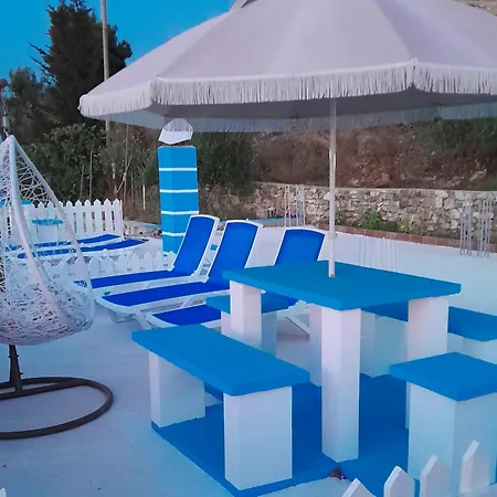 Luxury Dennis 펜션 Sarandë