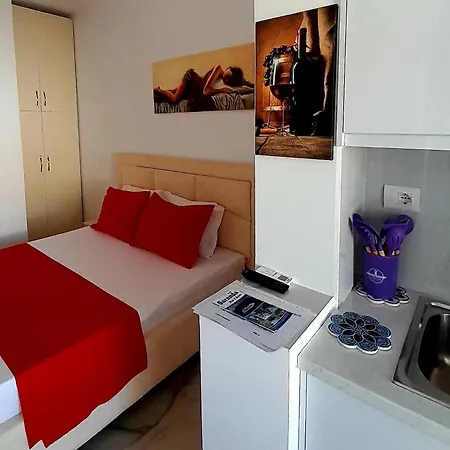 Luxury Dennis 펜션 Sarandë