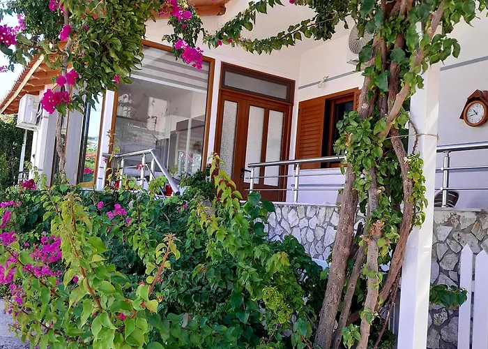 Luxury Dennis Sarandë