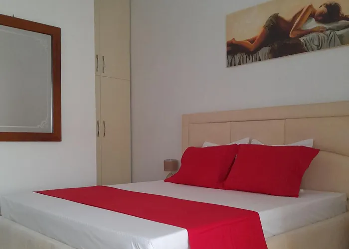 Luxury Dennis Sarandë